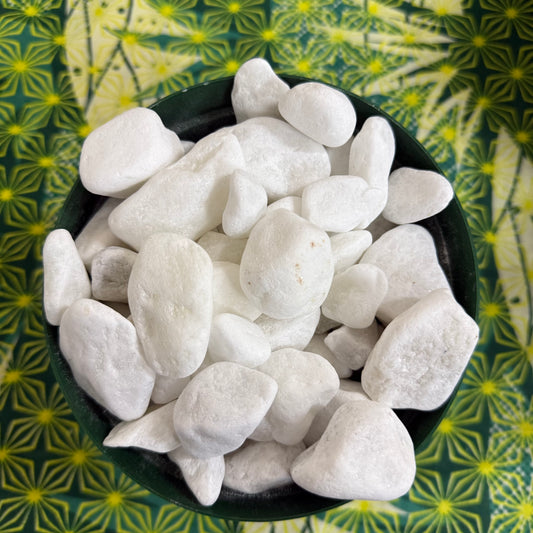 Snow White Tumbled Pebbles - 17kg