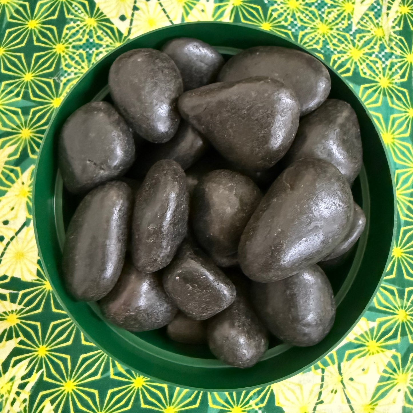 Black Pebbles Garden Stone