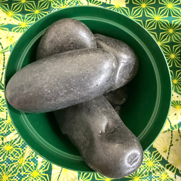 Black Pebbles Garden Stone - Crystal Geological