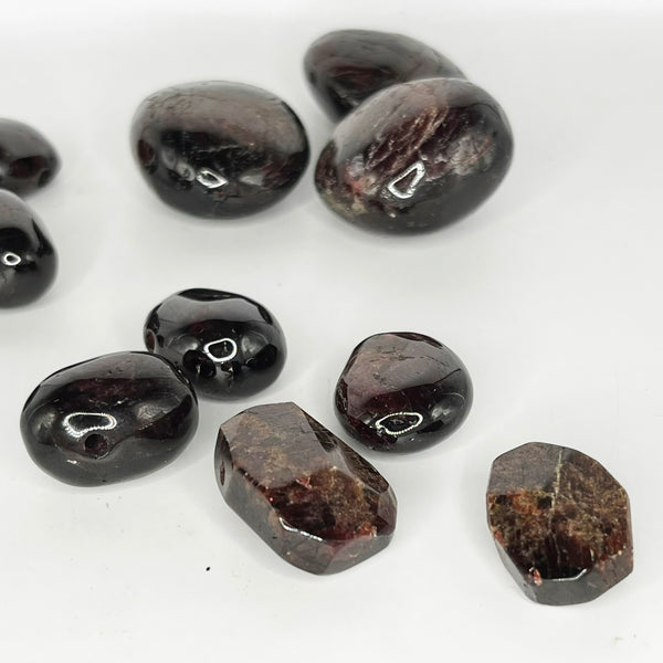 Garnet Tumble Stone Pendant - Crystal Geological