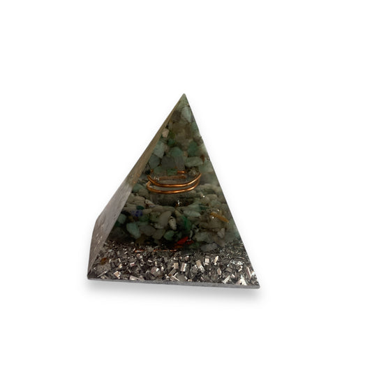 Emerald Orgonite Pyramid - Love & Healing - 5cm